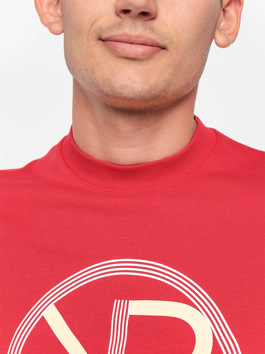 Свитшот с фирменным логотипом